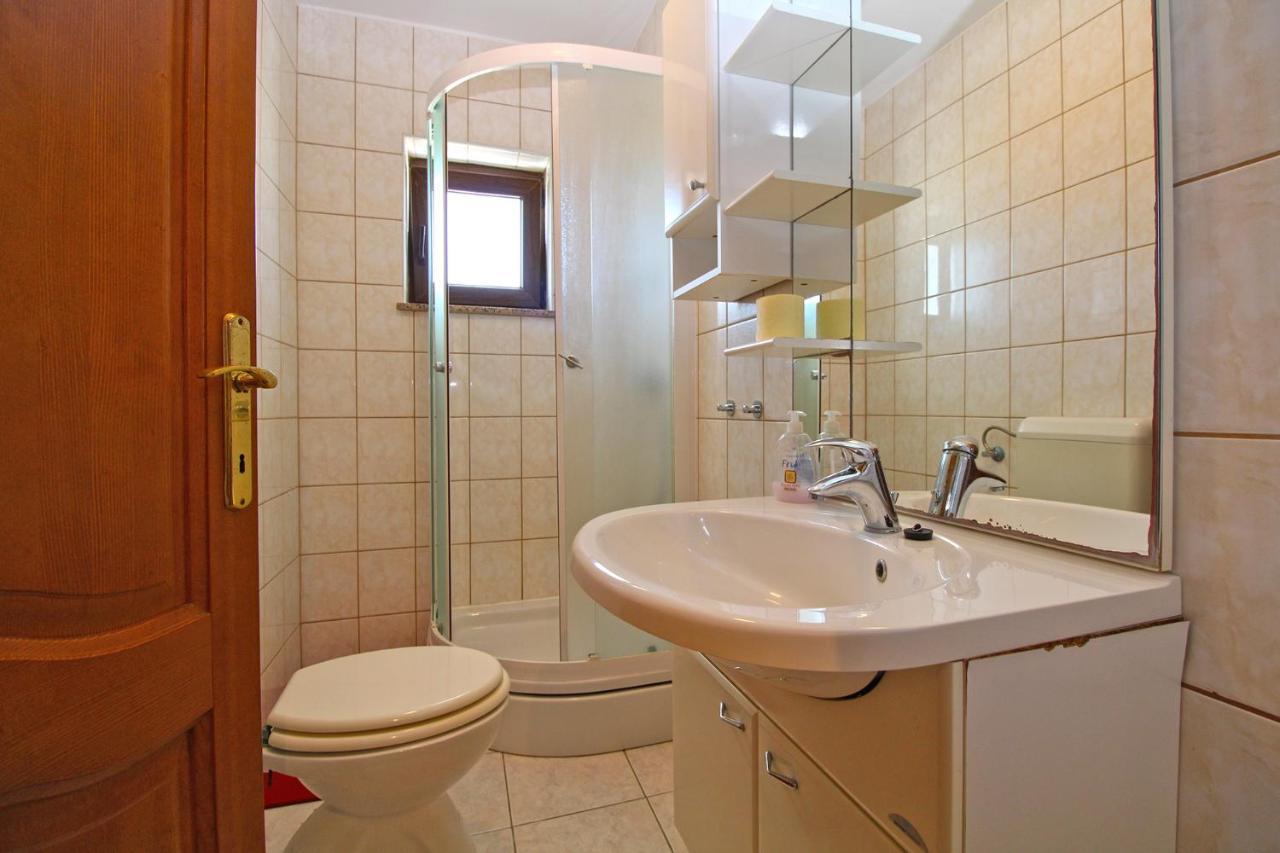 Apartments Veroslava 2159 Pula Bagian luar foto