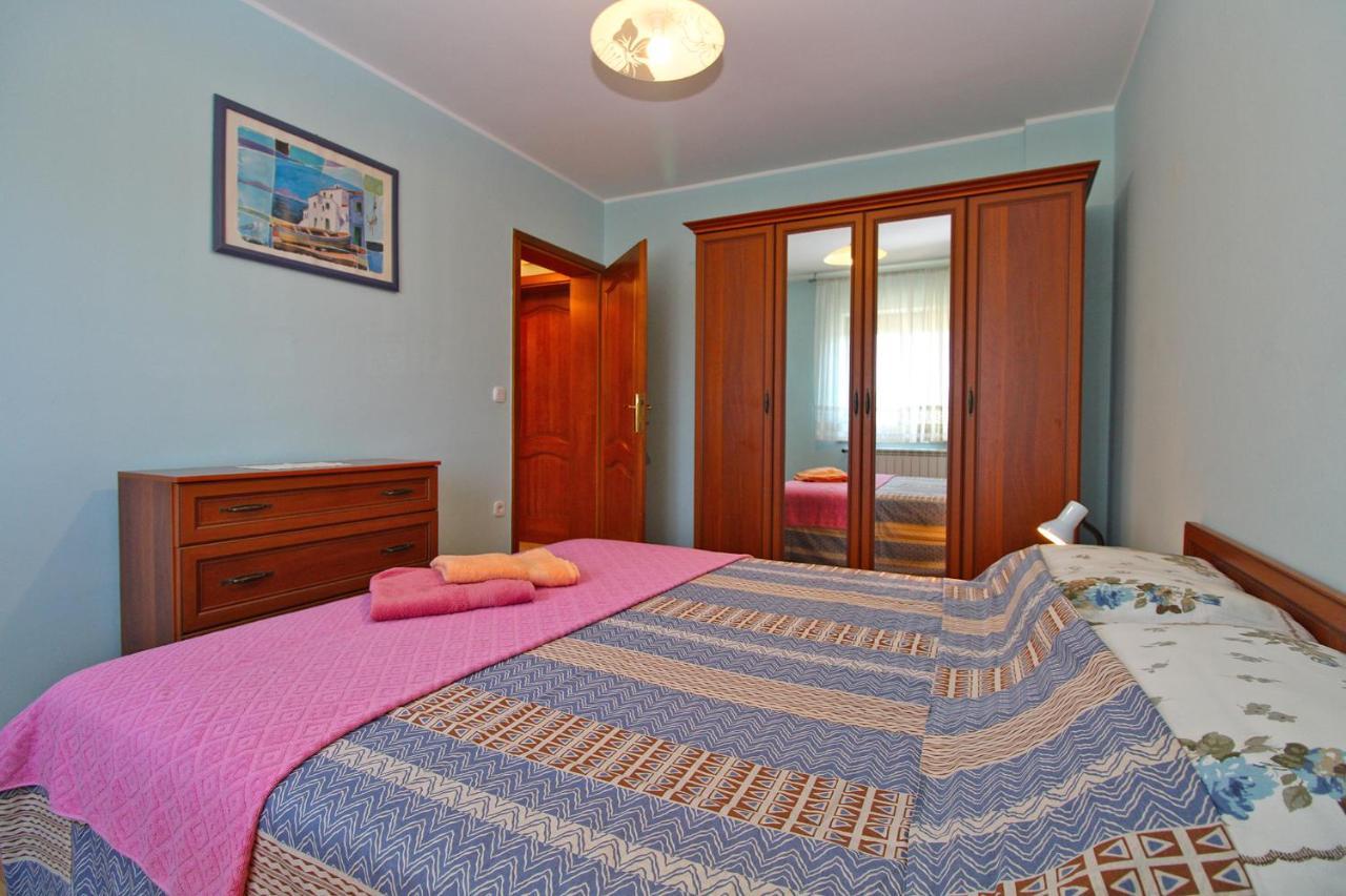 Apartments Veroslava 2159 Pula Bagian luar foto